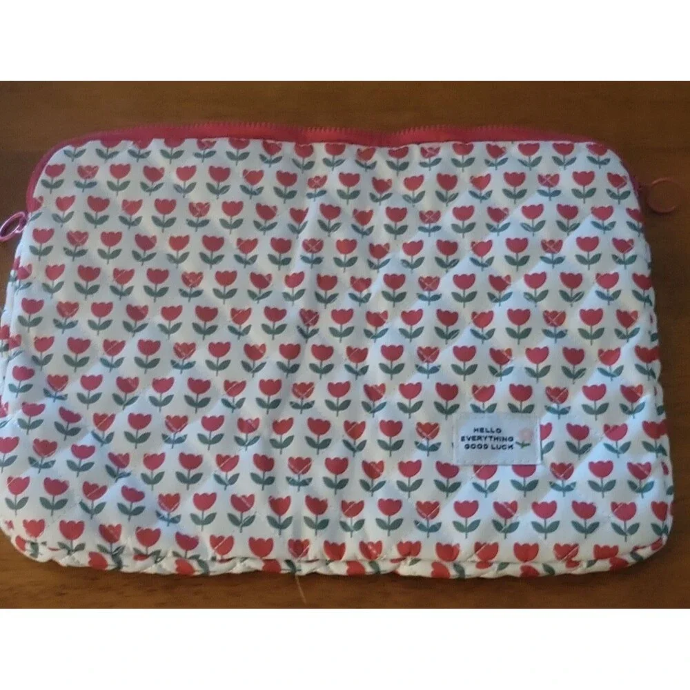 Quilted Floral Fabric Laptop Case